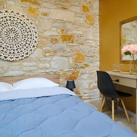 Kastro Stone House Case de vacanță