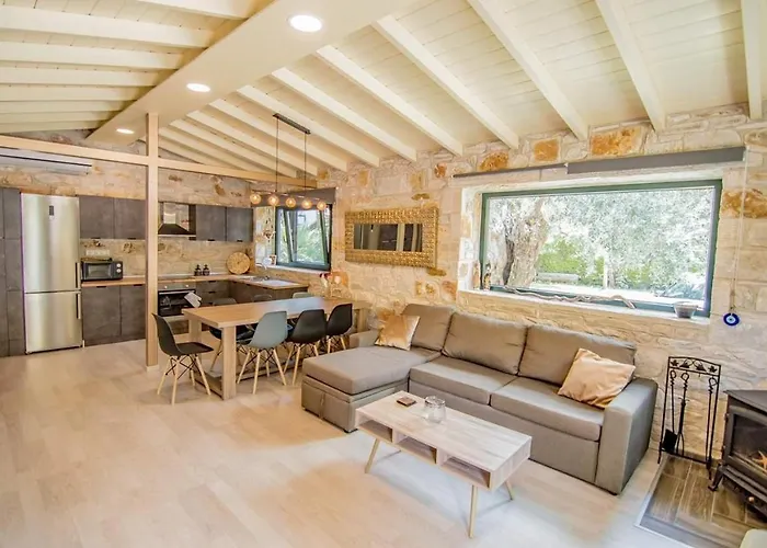 Kastro Stone House 斯卡拉伯塔麦斯